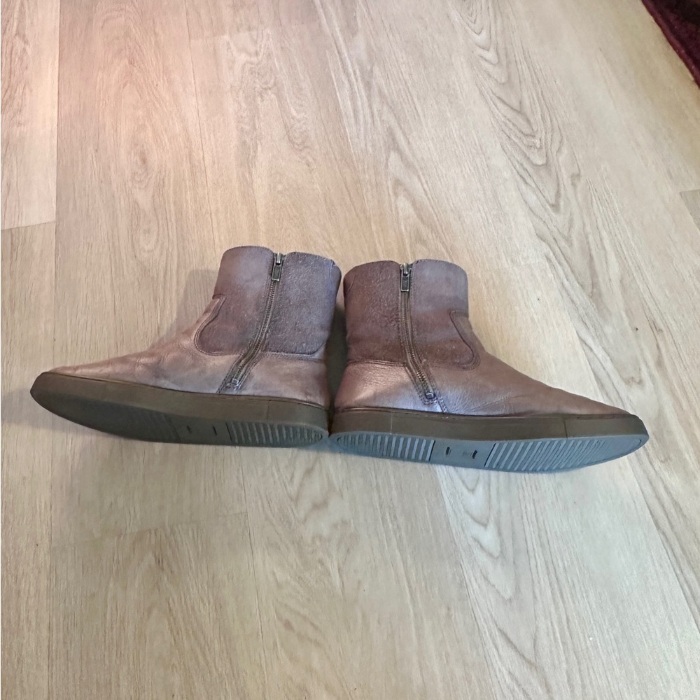 FRYE Gemma Short Shearling Leather and Suede Taupe Grey Brown Boots 8 - Picture 6 of 16